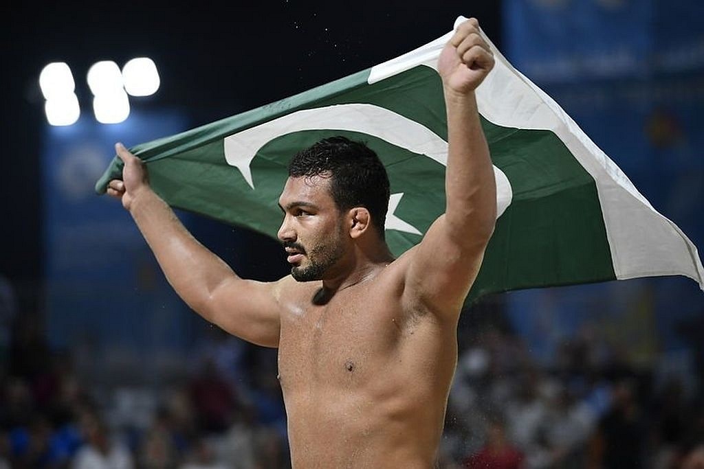 Inam Butt Secures Gold