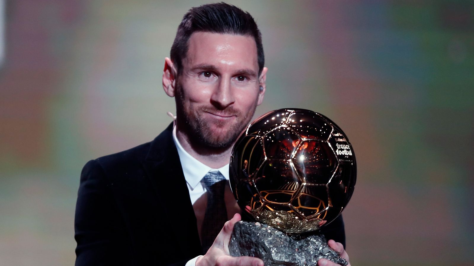 Lionel Messi will win the record seventh men's title for Ballon D'or 2021. He is one of the most recognized players in the world. Thus, he has a massive fan following worldwide. Also, he got popular in no time as he proved his skills to the world. Also, every news related to him circulates on all the social sites, globally and rapidly. Now he is to achieve another great title and his fans are loving it together with being very happy. Now let us see how things go.