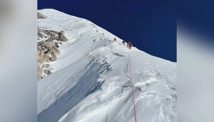 Norwegian lady climbs ninth super peak