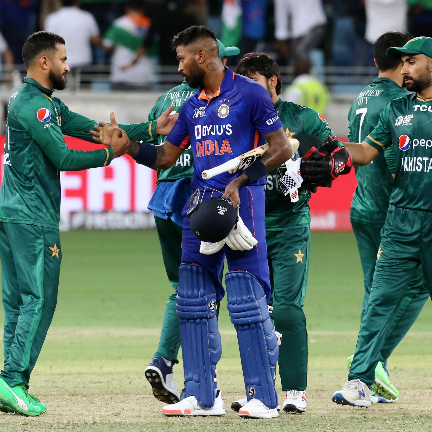Pak Vs Ind | Pakistan takes 3 wickets of India in the first 10 overs!