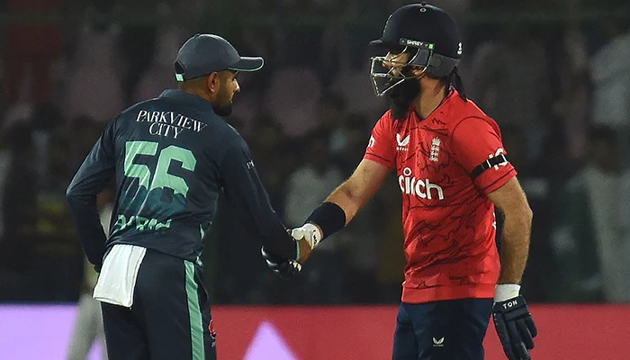 England beat Pakistan by eight wickets!