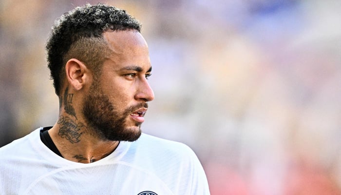 Neymar gets passionate before Al Hilal’s long-awaited homecoming.