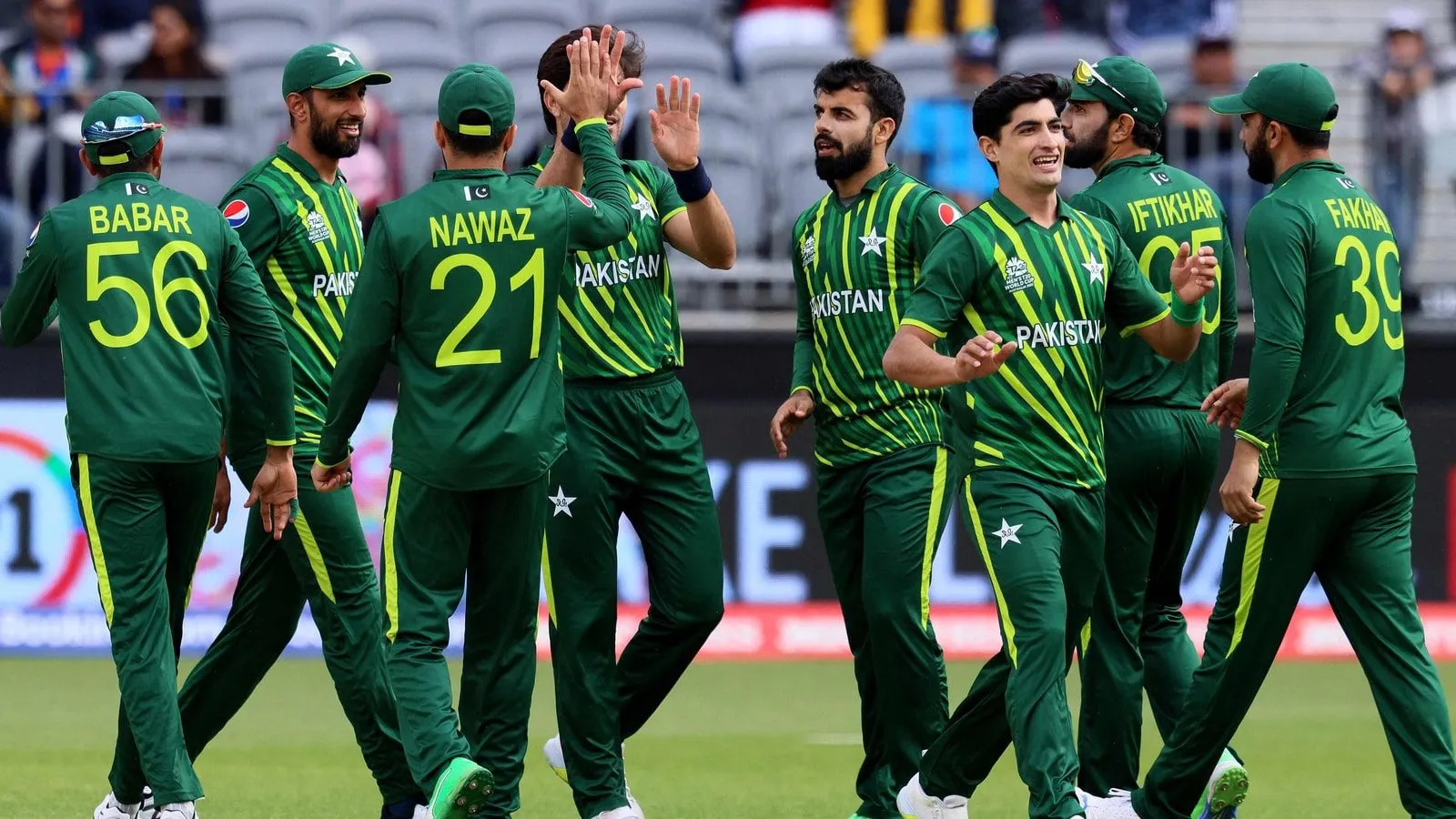 Pakistan's first Test aspirations dwindle as Australia leads large